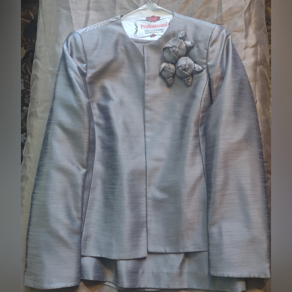 3 piece women's Kasper suit with open front jacket, pencil skirt, and tank.